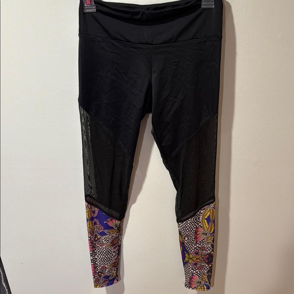 Onzie Women’s Black and Multicolor Patterned with Mesh Leggings